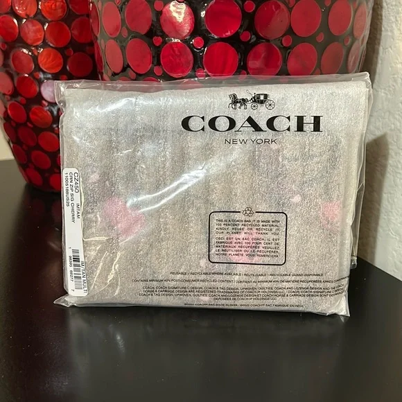 Coach NWT Corner Zip Wristlet In Signature Canvas With Cherry Print - Picture 10 of 12